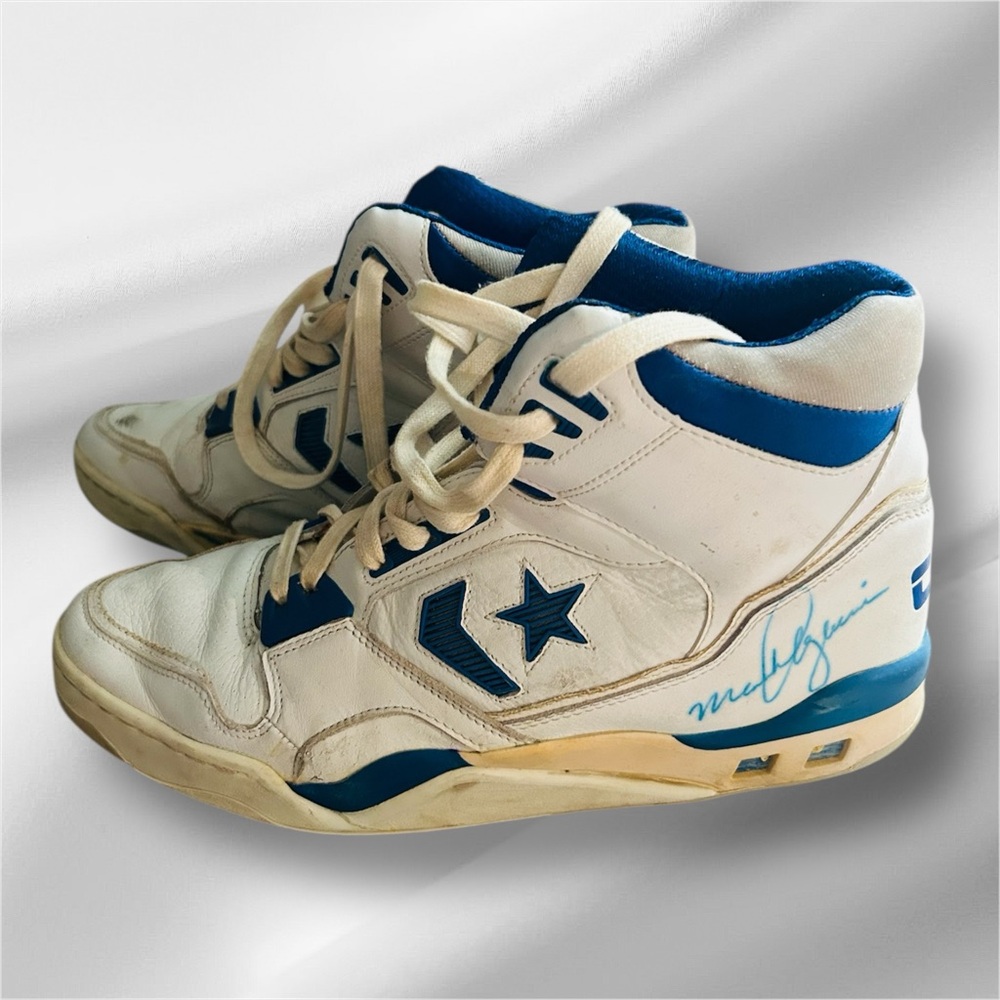Game worn  by NBA legend Mark Aguirre with Autograph